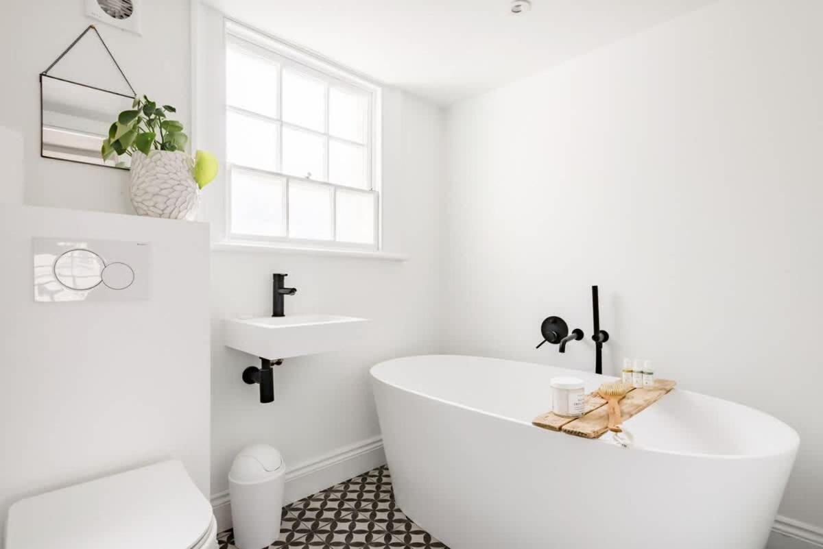 Central Georgian Townhouse With Free Parking Bath Exterior photo
