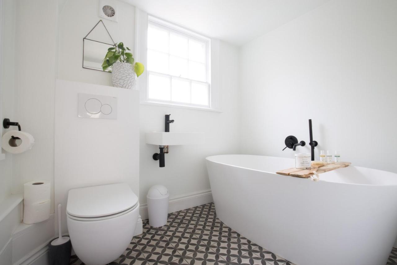 Central Georgian Townhouse With Free Parking Bath Exterior photo